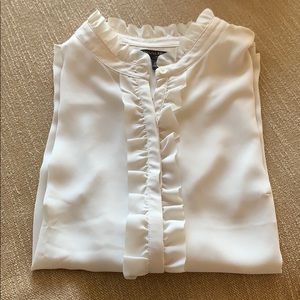 Banana Republic ruffled sleeveless blouse